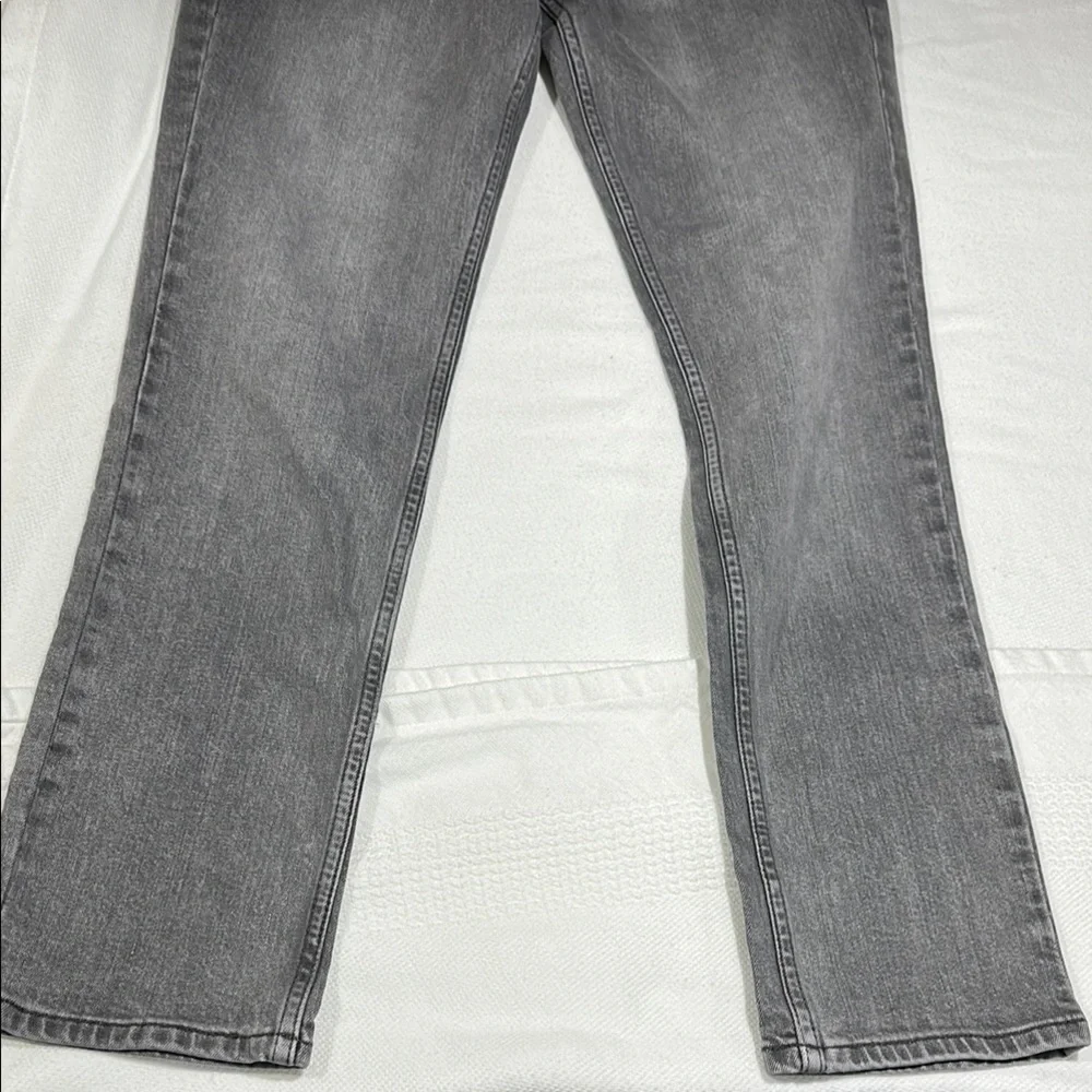 Signature by Levi Strauss Gray‎ Slim Jeans Modern Distressed Look